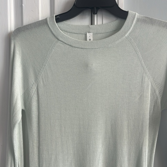 Lululemon Lightweight Boolux Sweater Ocean Air Size 6 - Picture 8 of 12